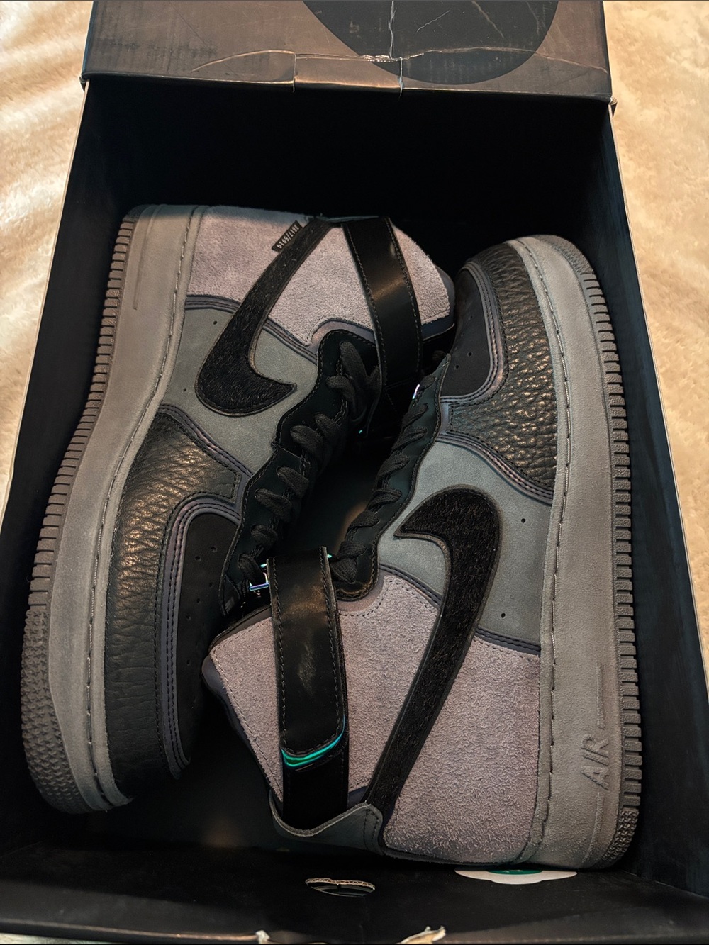 Nike Mid-Top Sneakers in Grey and Black